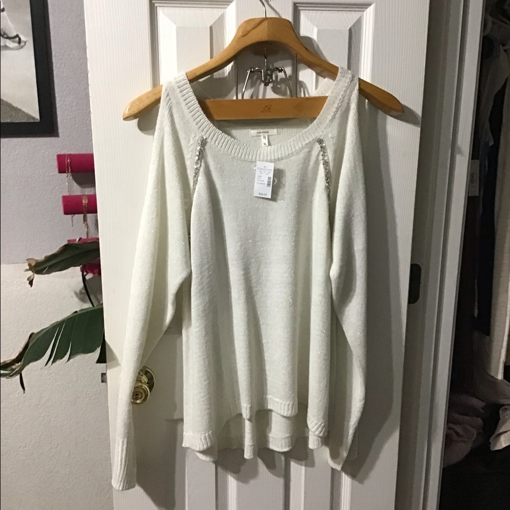 White/creme long sleeve top